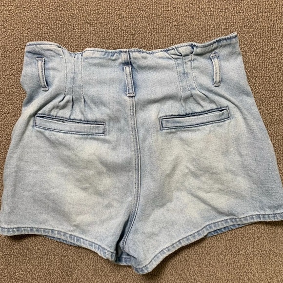 American Eagle Mom shorts- Denim Blue High-Waisted Shorts - Picture 3 of 3